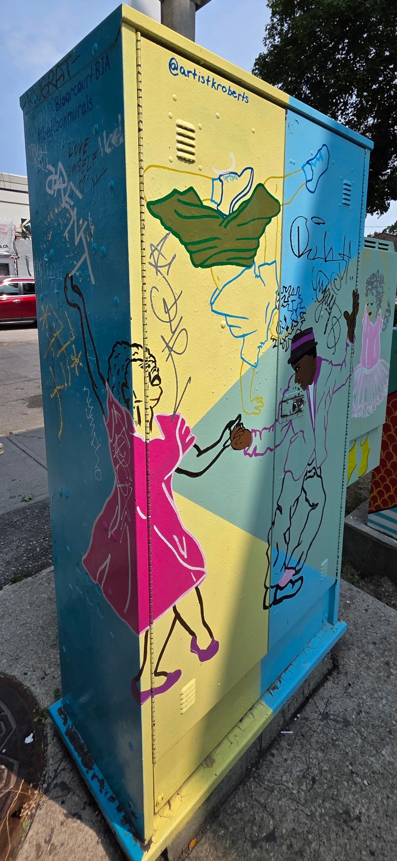 mural in Toronto by artist unknown.