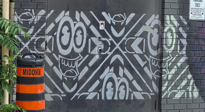 mural in Toronto by artist unknown.