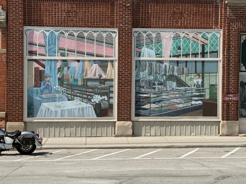 mural in Midland by artist unknown.