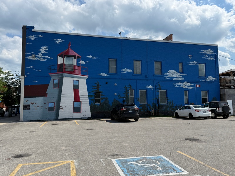 mural in Midland by artist unknown.
