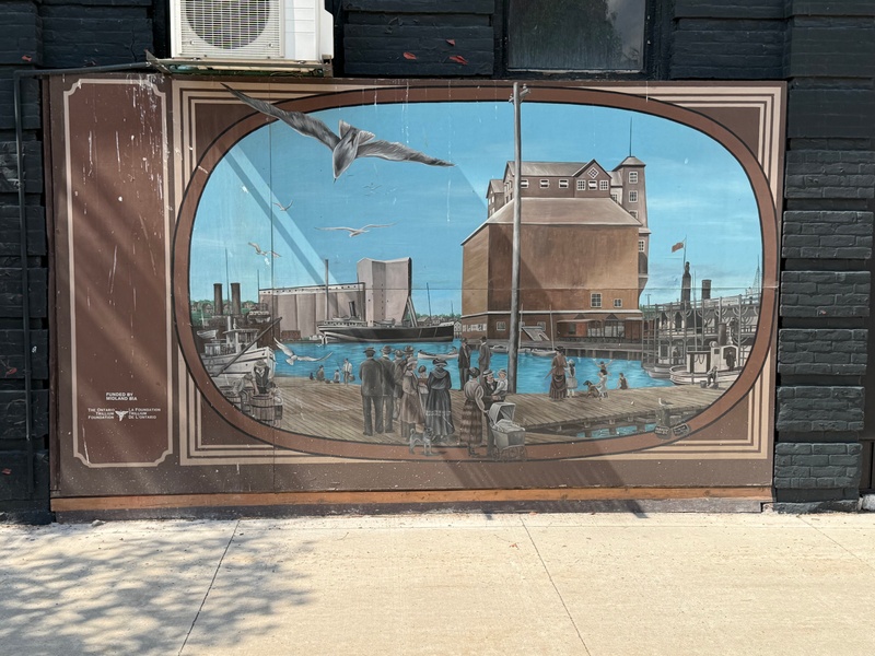 mural in Midland by artist unknown.