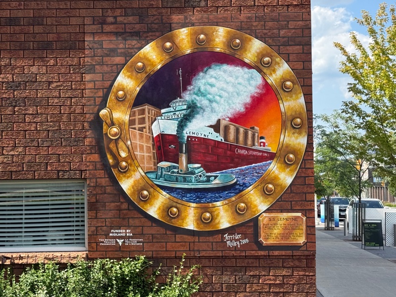 mural in Midland by artist unknown.