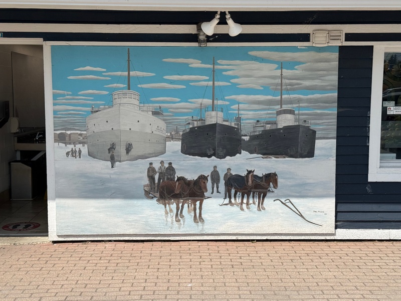 mural in Midland by artist unknown.