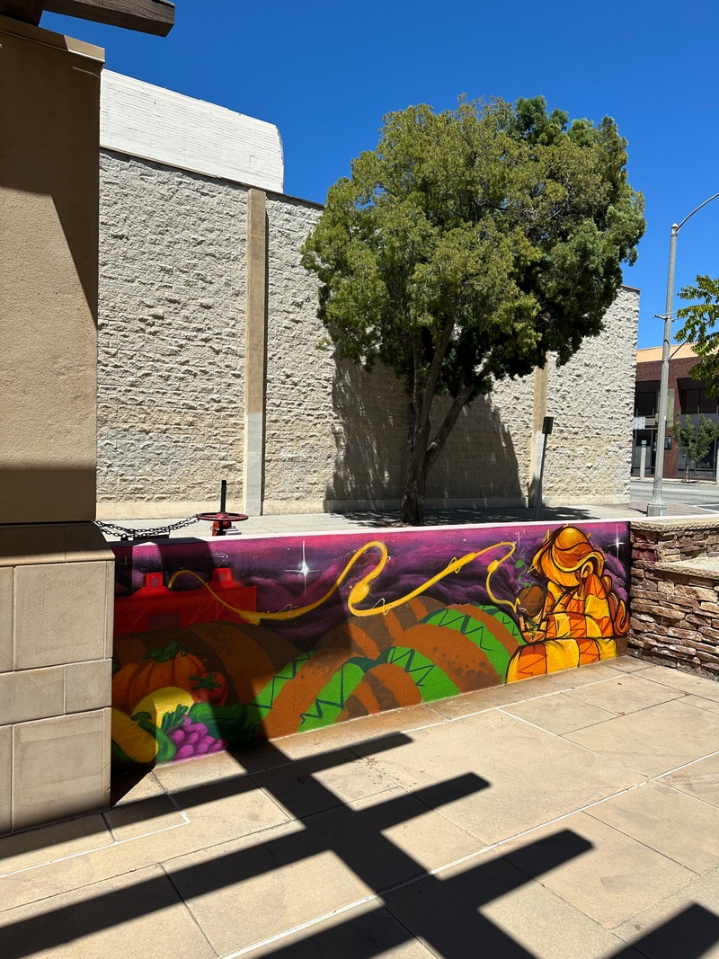 mural in Pomona by artist unknown.