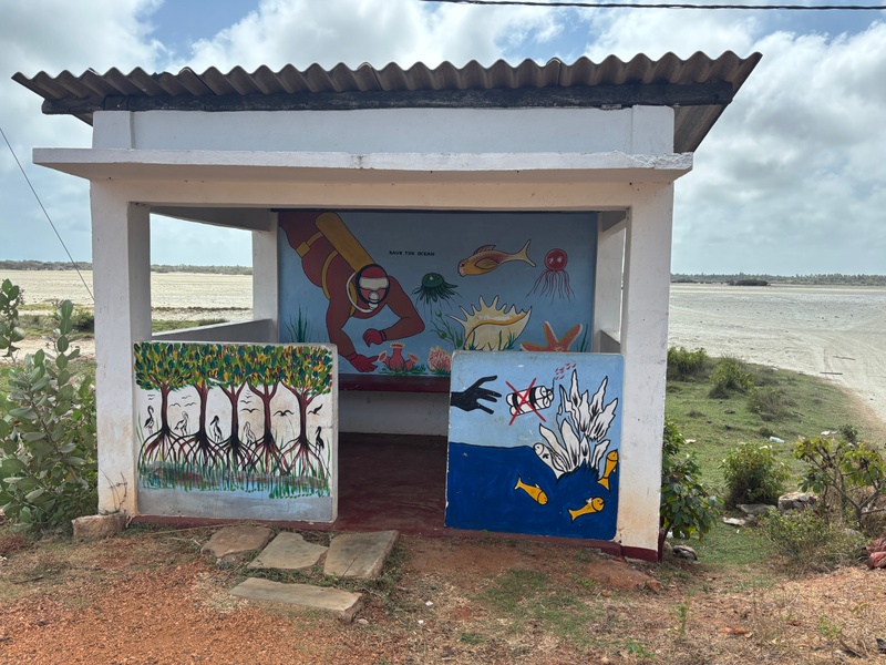 mural in  by artist unknown.