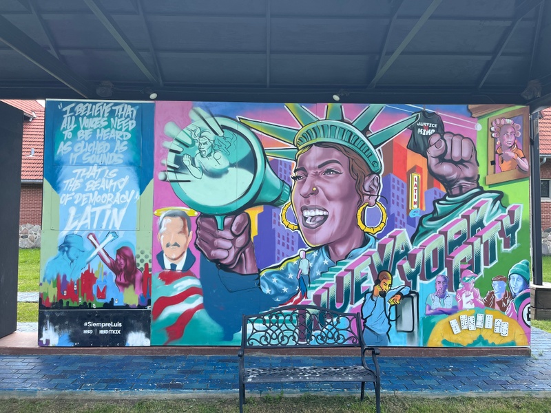 mural in Chicago by artist Danny Peguero.