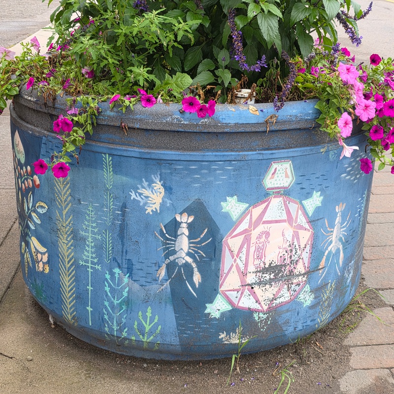 mural in Thunder Bay by artist unknown.