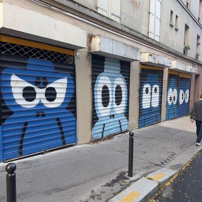 mural in Paris by artist unknown.