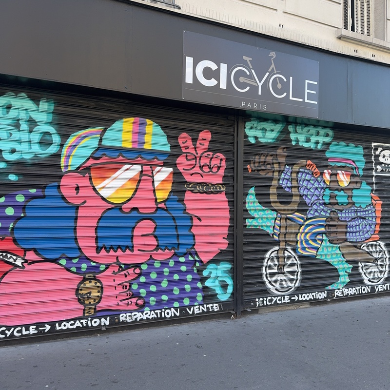 mural in Paris by artist unknown.