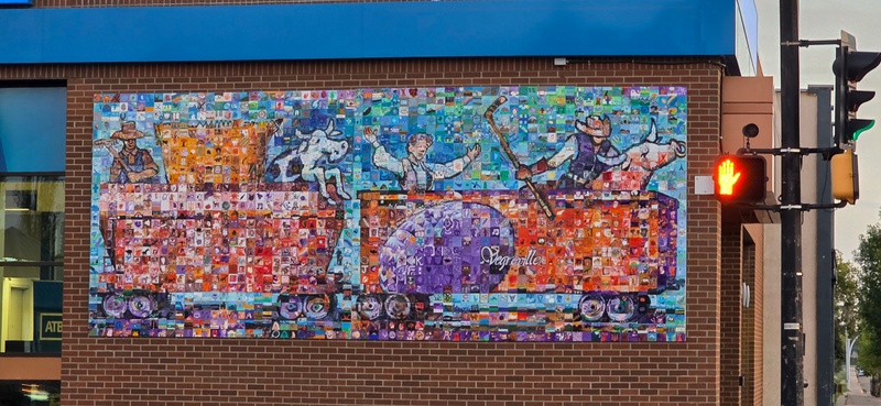 mural in Vegreville by artist unknown.