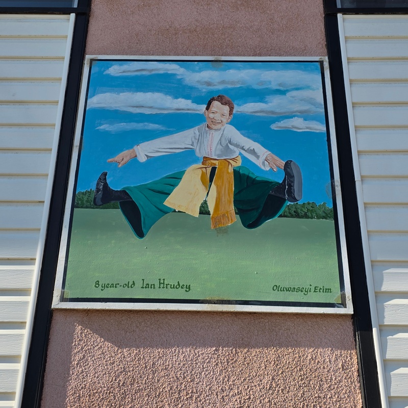mural in Mundare by artist unknown.