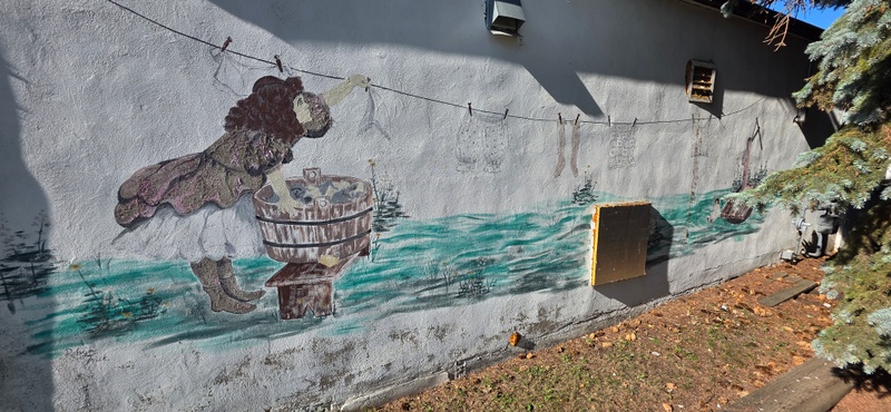mural in Mundare by artist unknown.