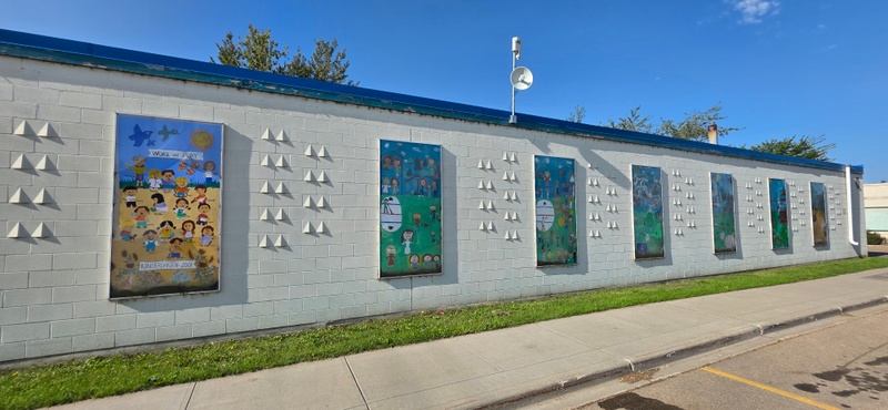 mural in Mundare by artist unknown.