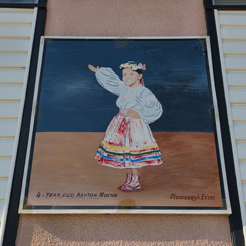 mural in Mundare by artist unknown.