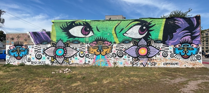mural in  by artist unknown.