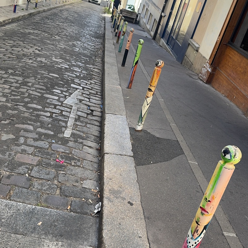 mural in Paris by artist unknown.