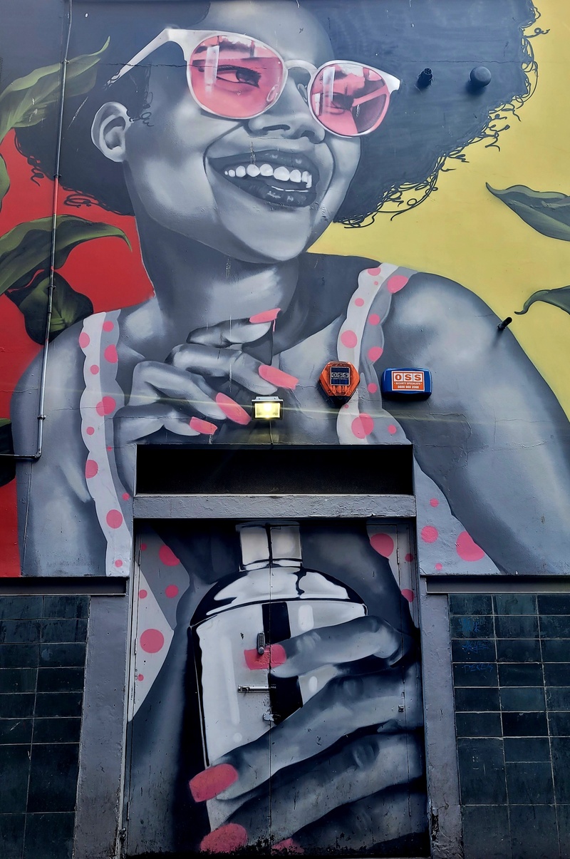 mural in  by artist unknown.