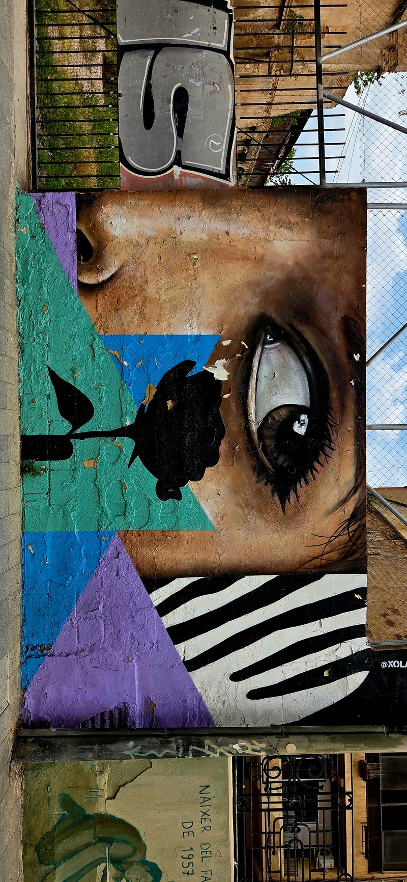 mural in València by artist unknown.