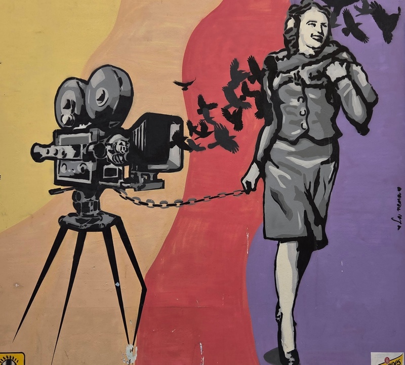 mural in València by artist unknown.