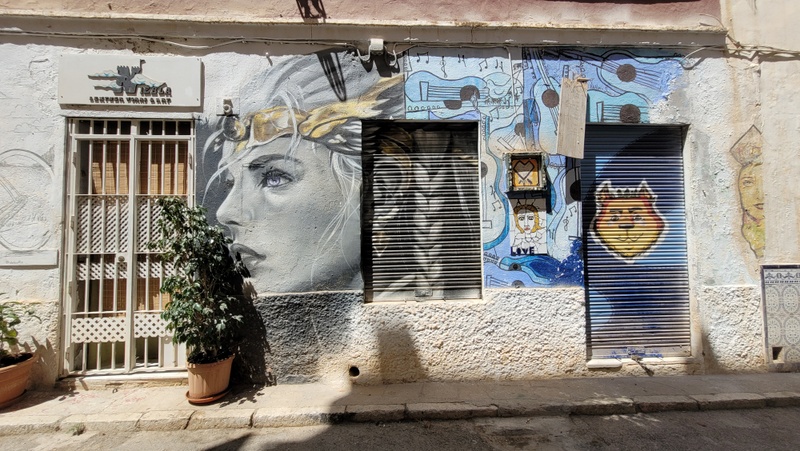 mural in Málaga by artist unknown.