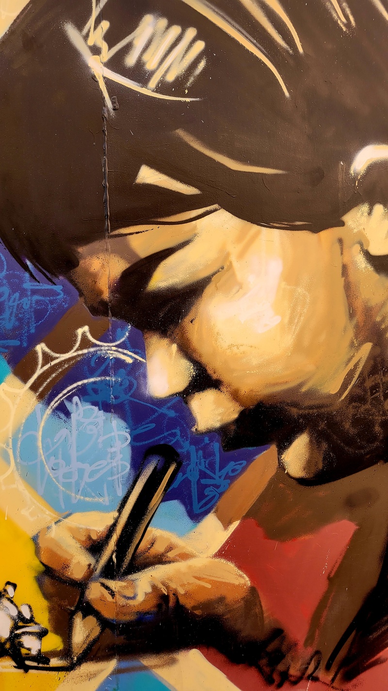 mural in Granada by artist unknown.