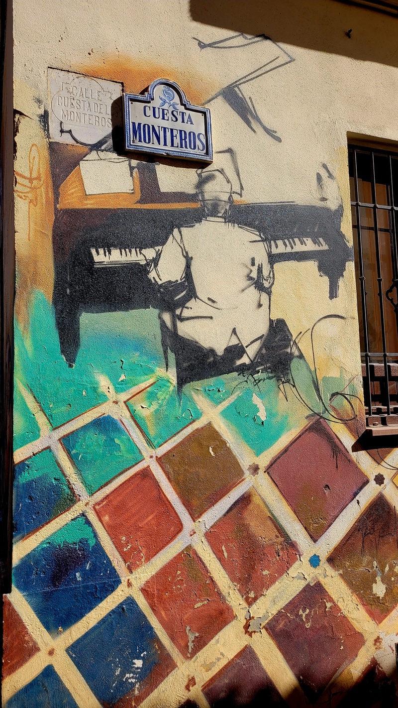 mural in Granada by artist unknown.