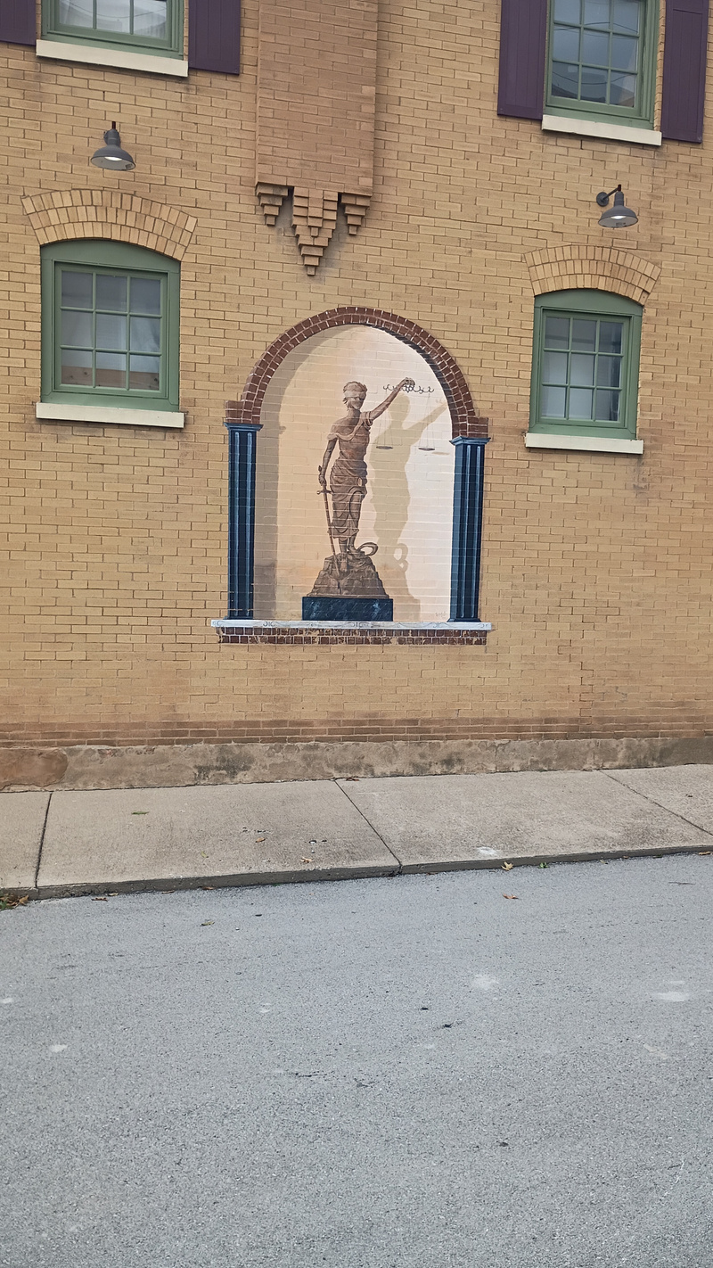 mural in Marion by artist Tom Hartwell.