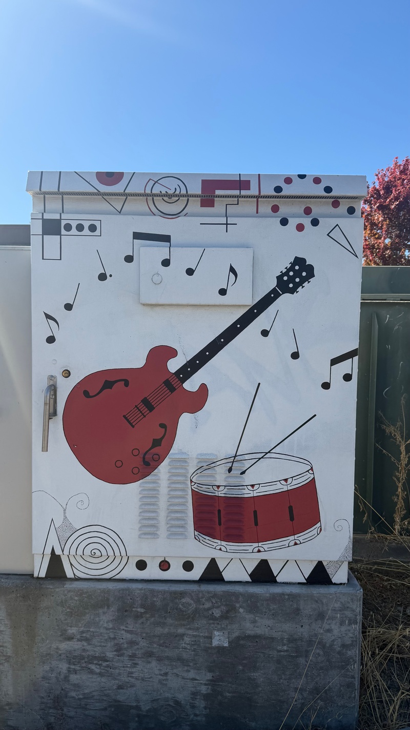 mural in Campbell by artist unknown.