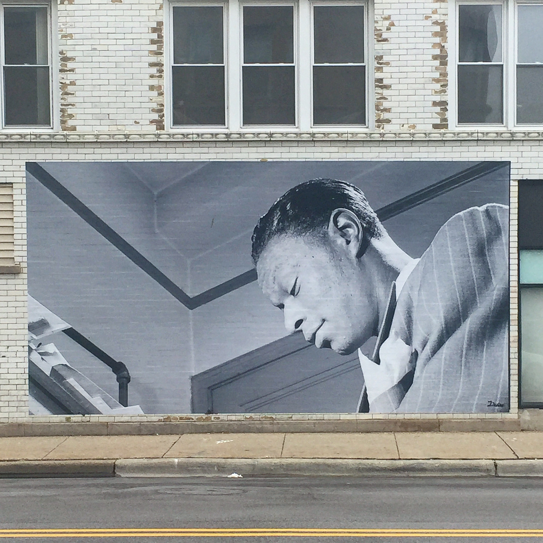 mural in Chicago by artist Chris Devins.