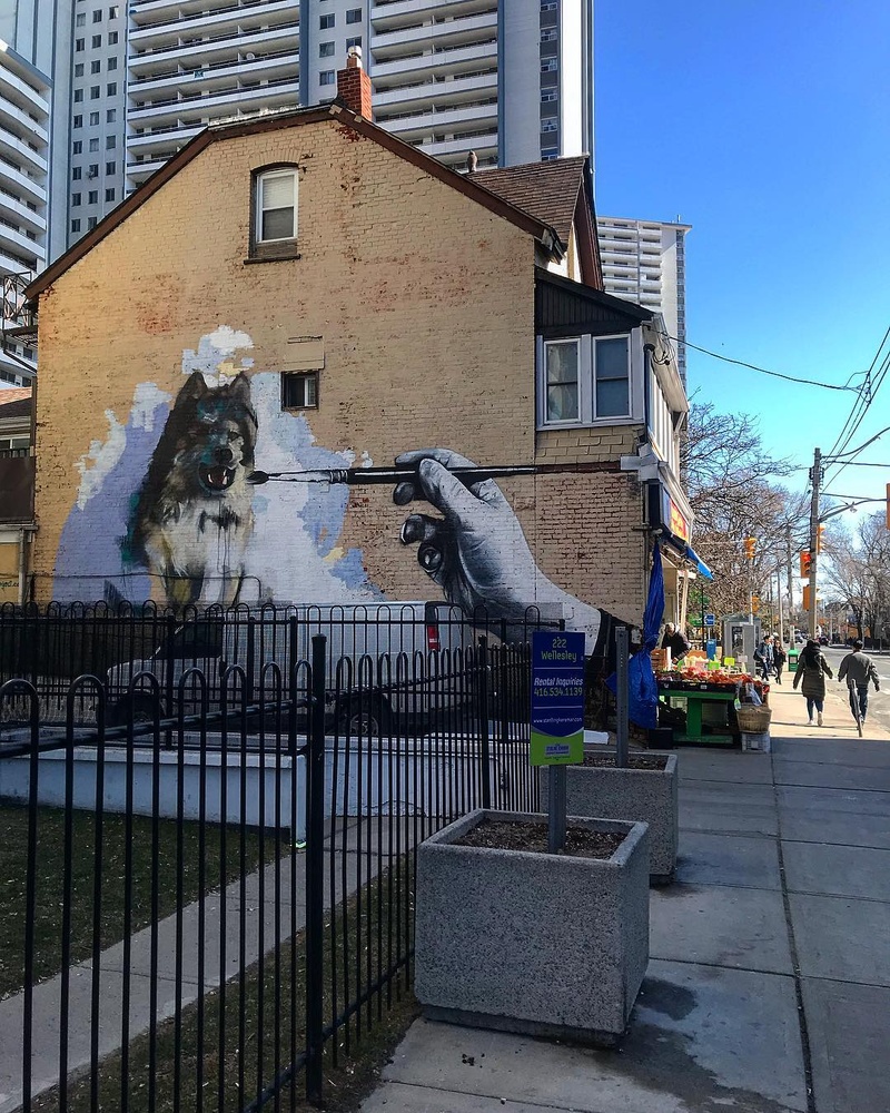 mural in Toronto by artist unknown.
