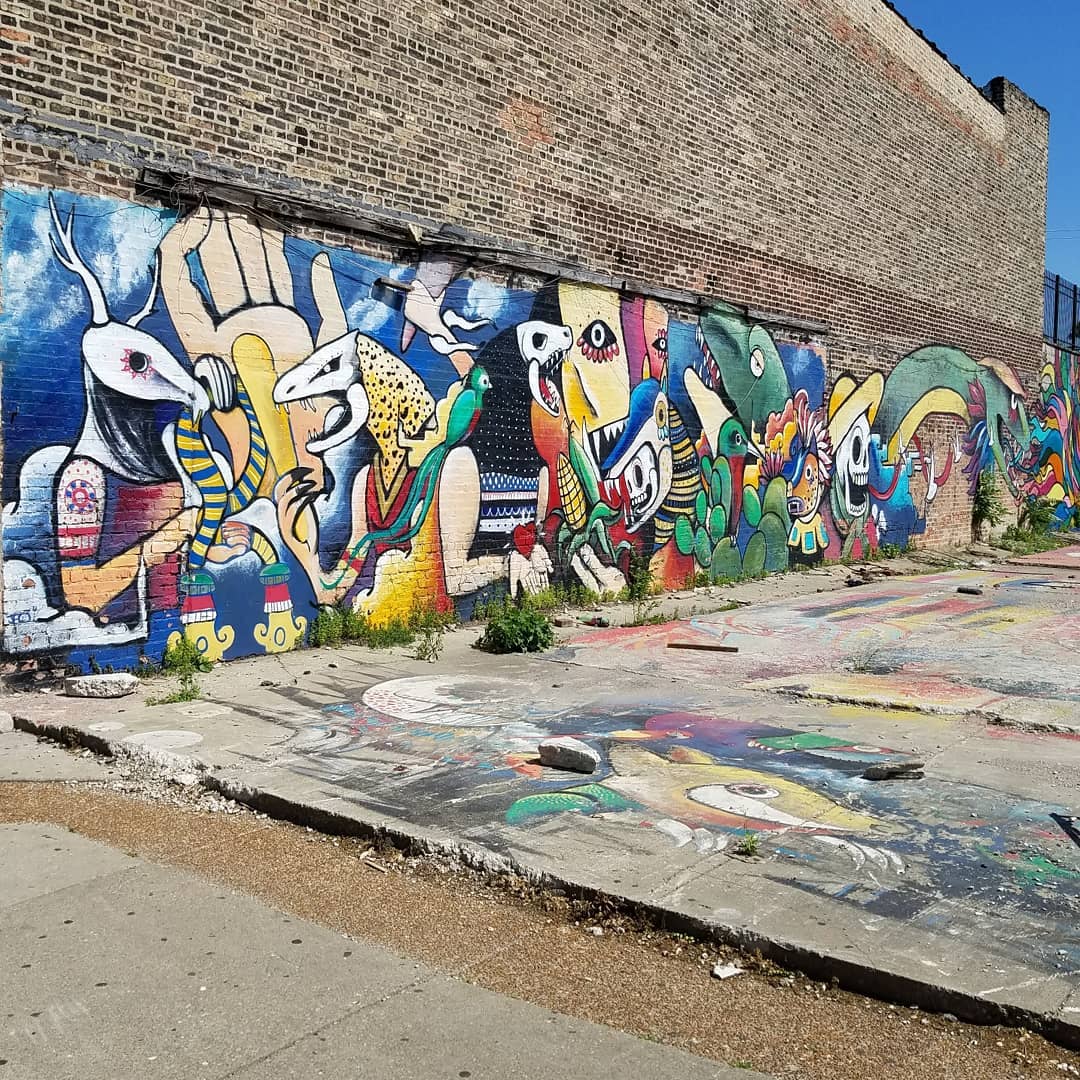 mural in Chicago by artist unknown.