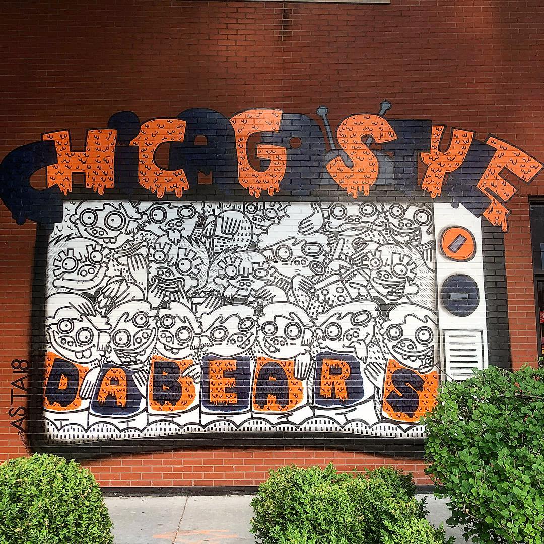 mural in Chicago by artist Lauren Asta. Tagged: Chicago Bears, sports