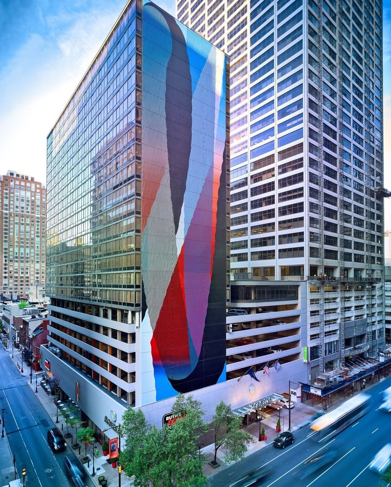 mural in Philadelphia by artist MOMO.