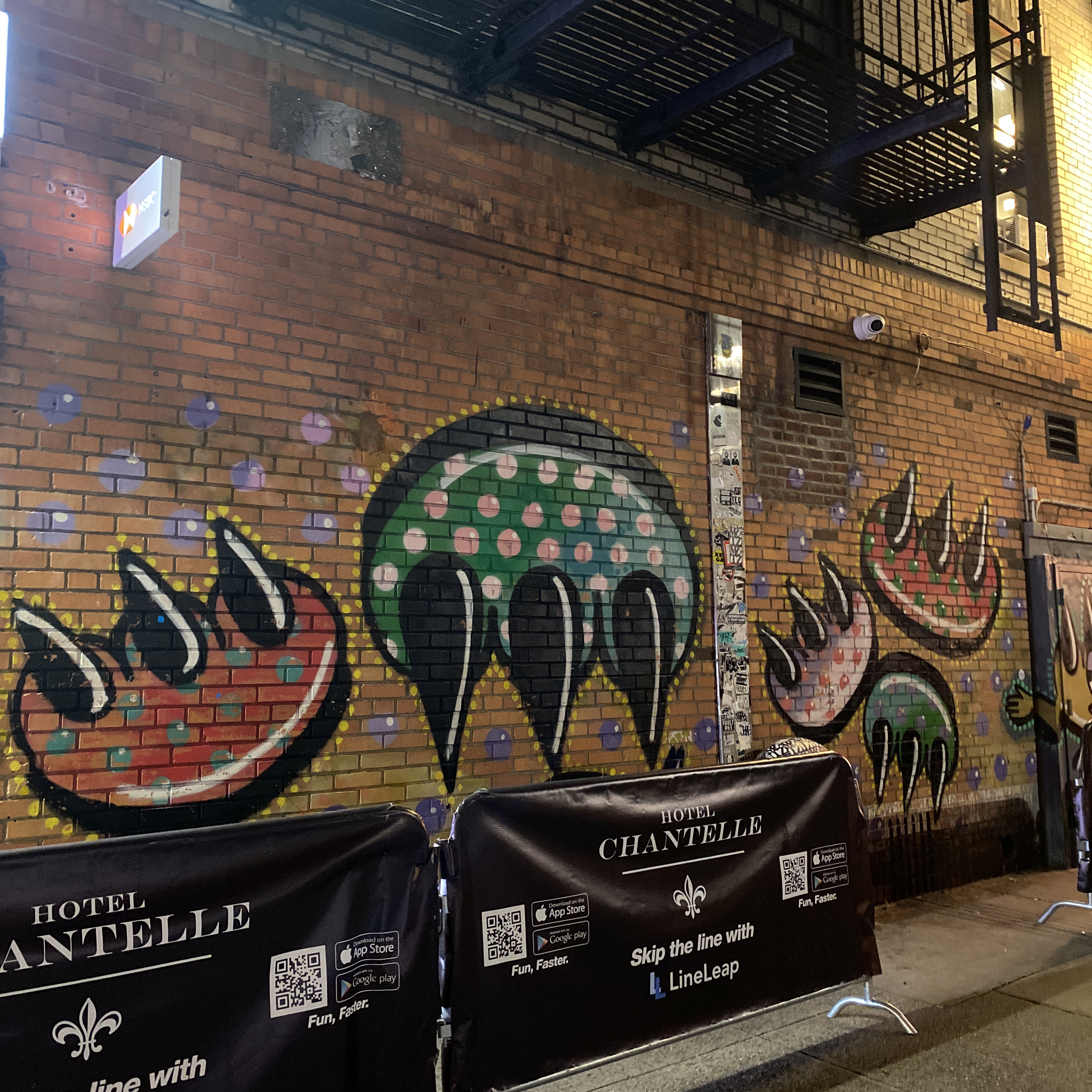 mural in New York by artist CLAW Money.