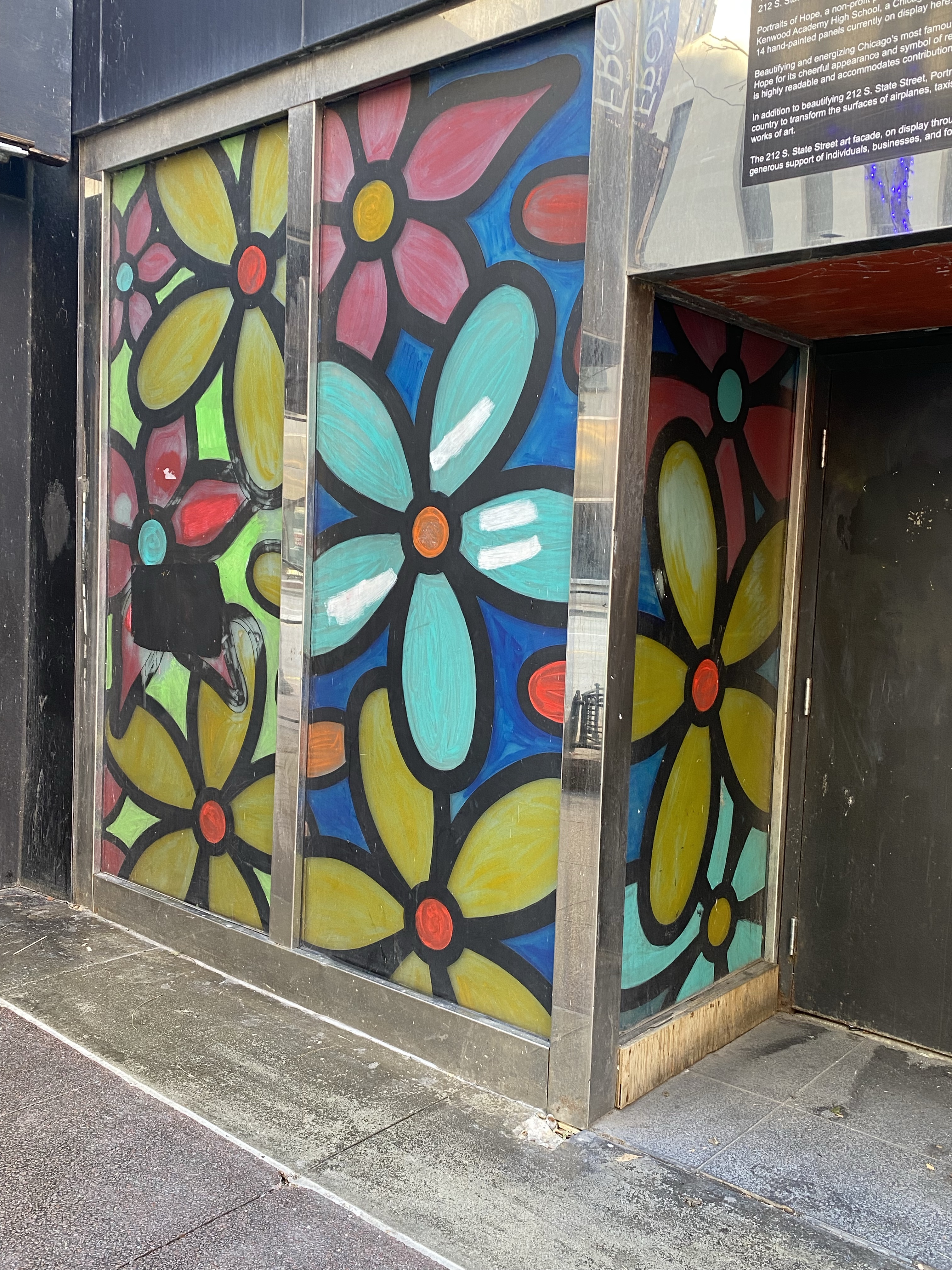 mural in Chicago by artist unknown.