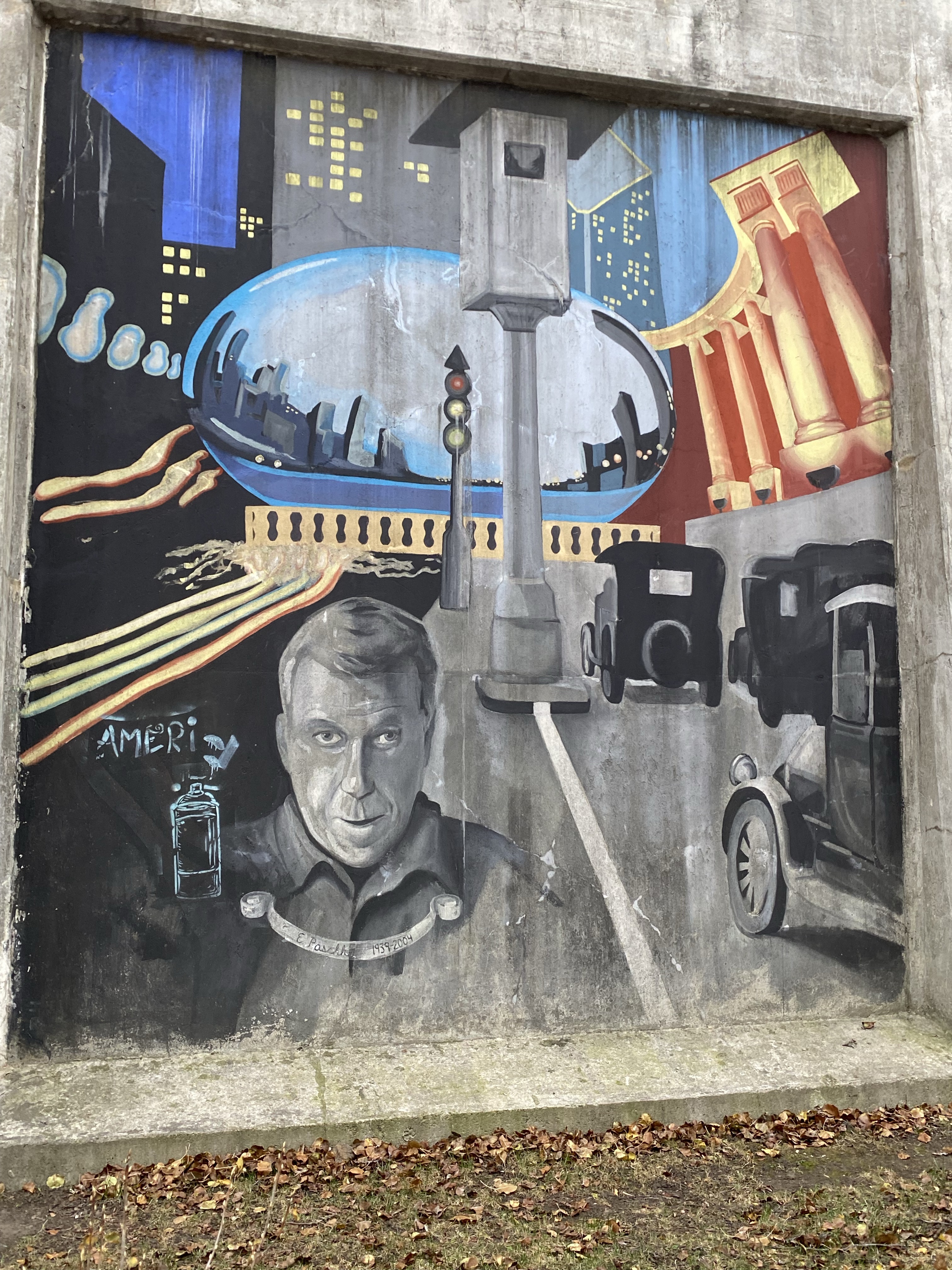 mural in Chicago by artist unknown.