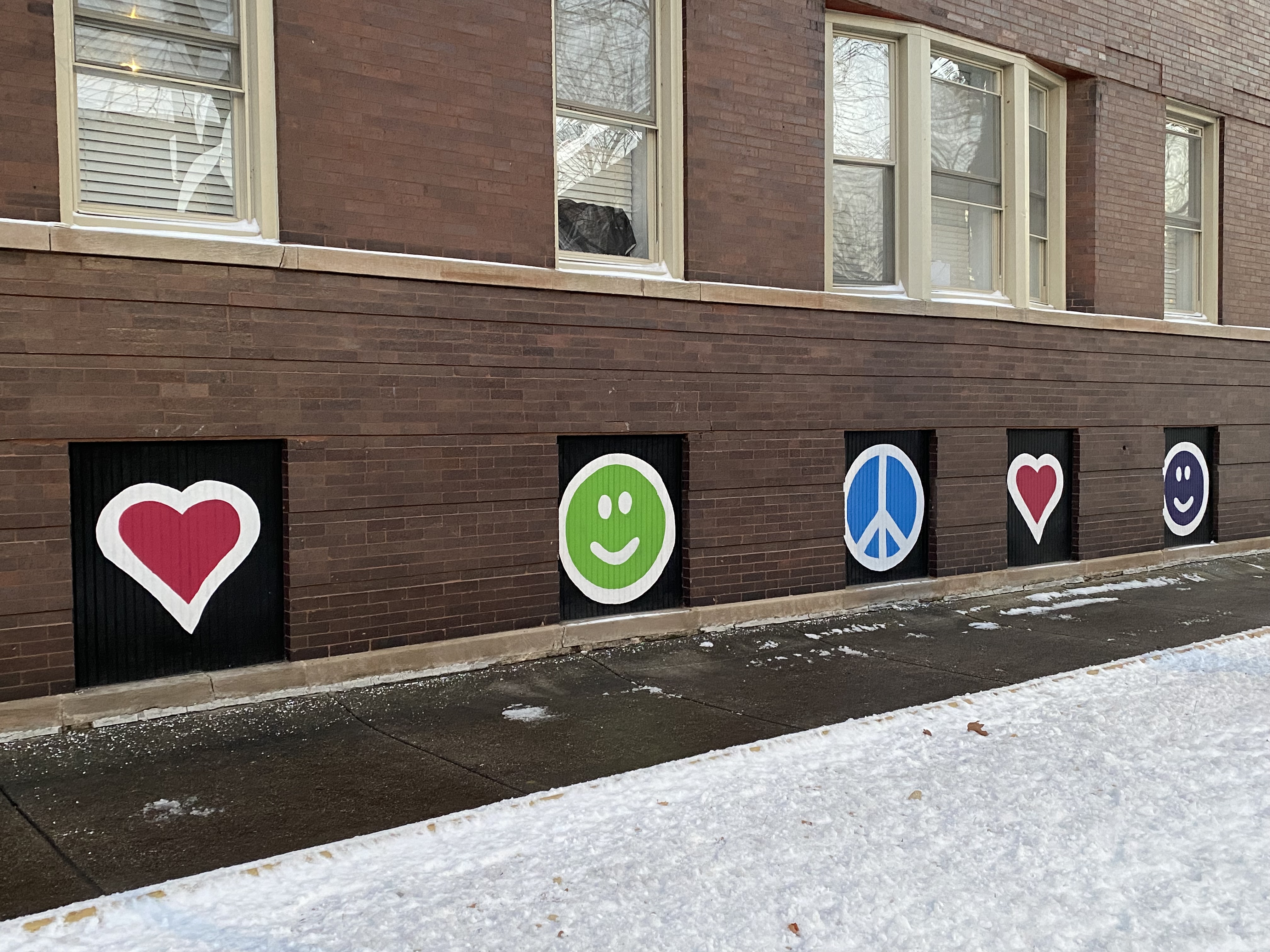 mural in Chicago by artist Ryan Tova Katz.