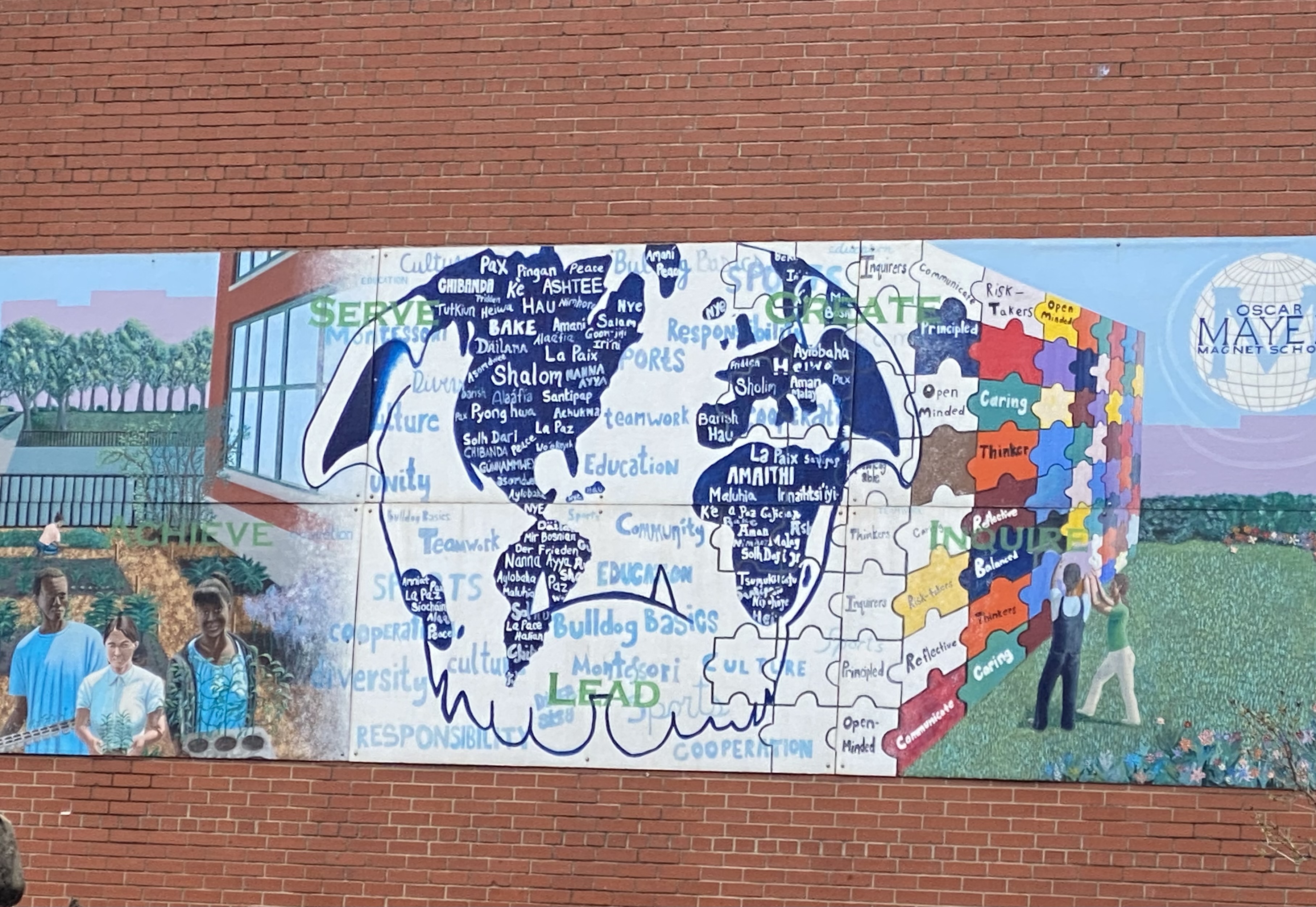 mural in Chicago by artist unknown.