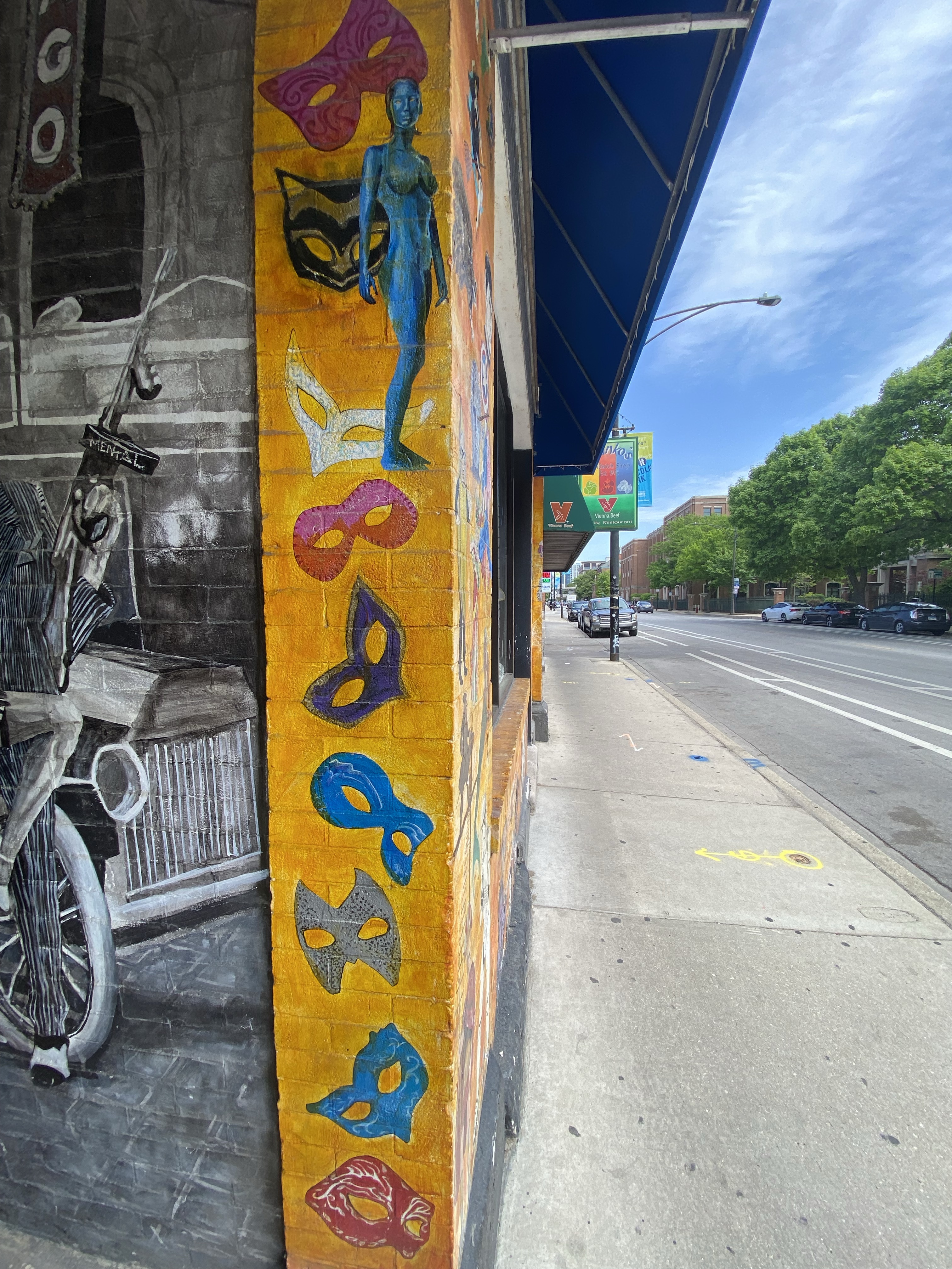 mural in Chicago by artist unknown.