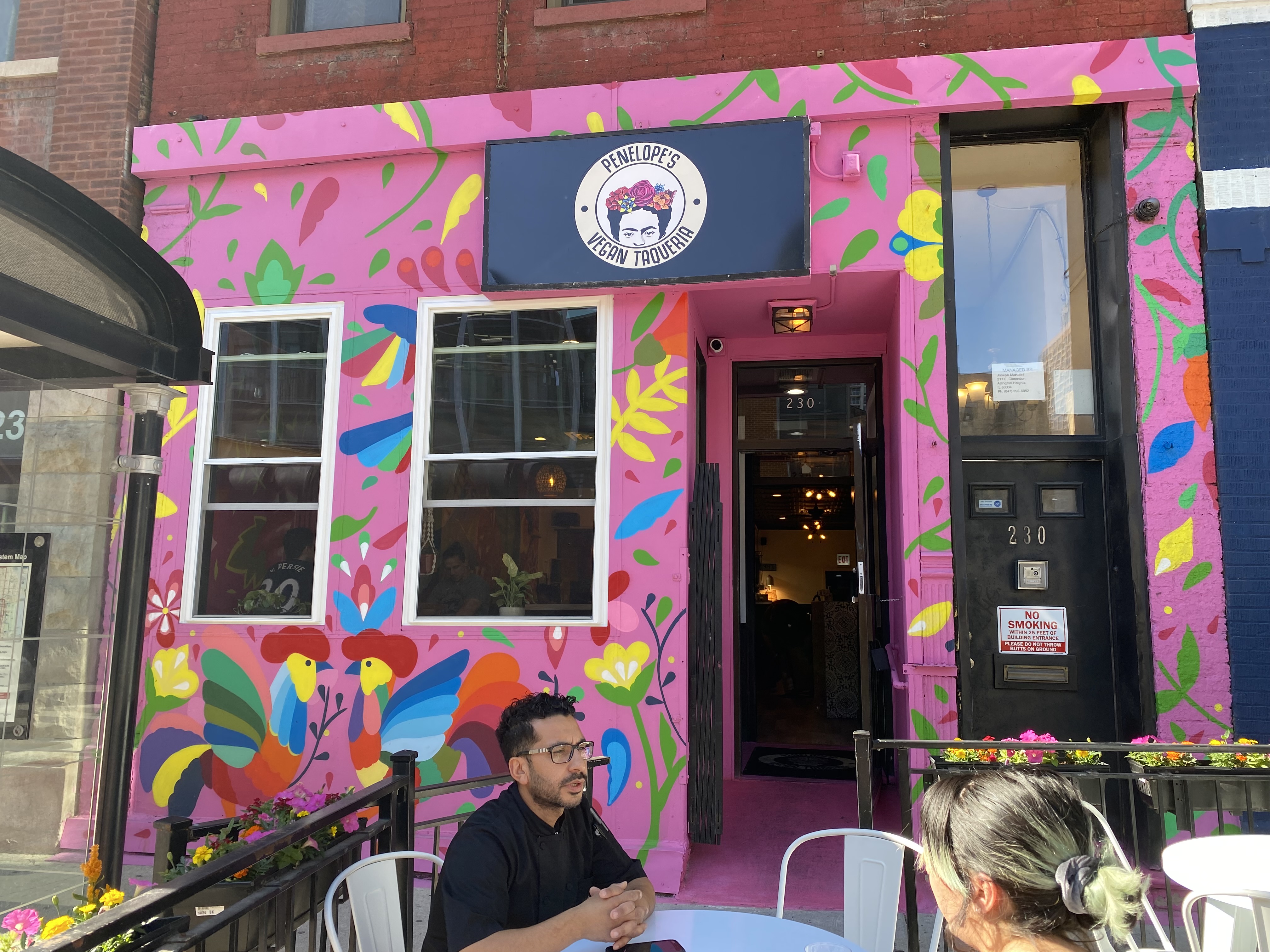 mural in Chicago by artist unknown.