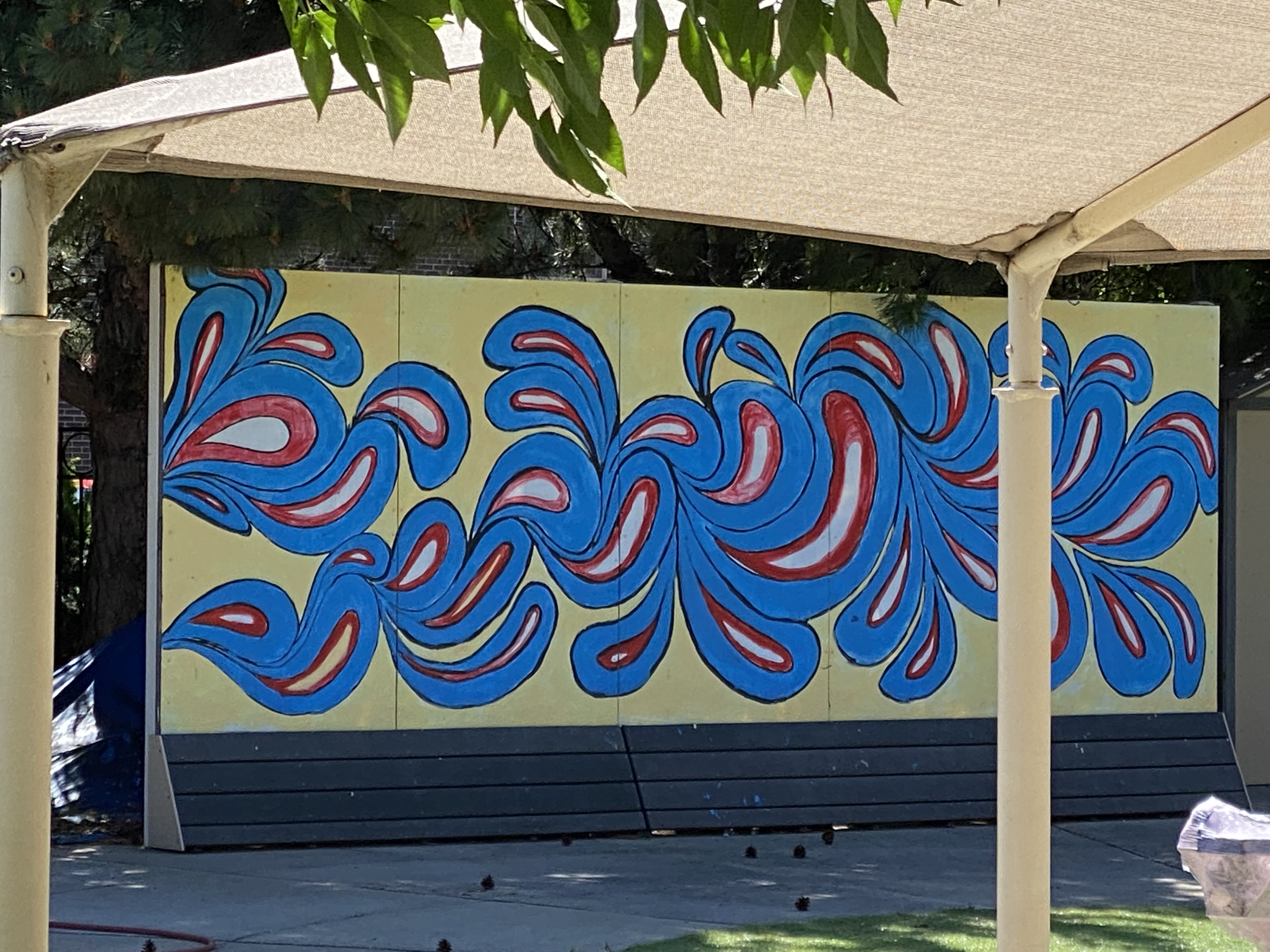 mural in Chicago by artist unknown.