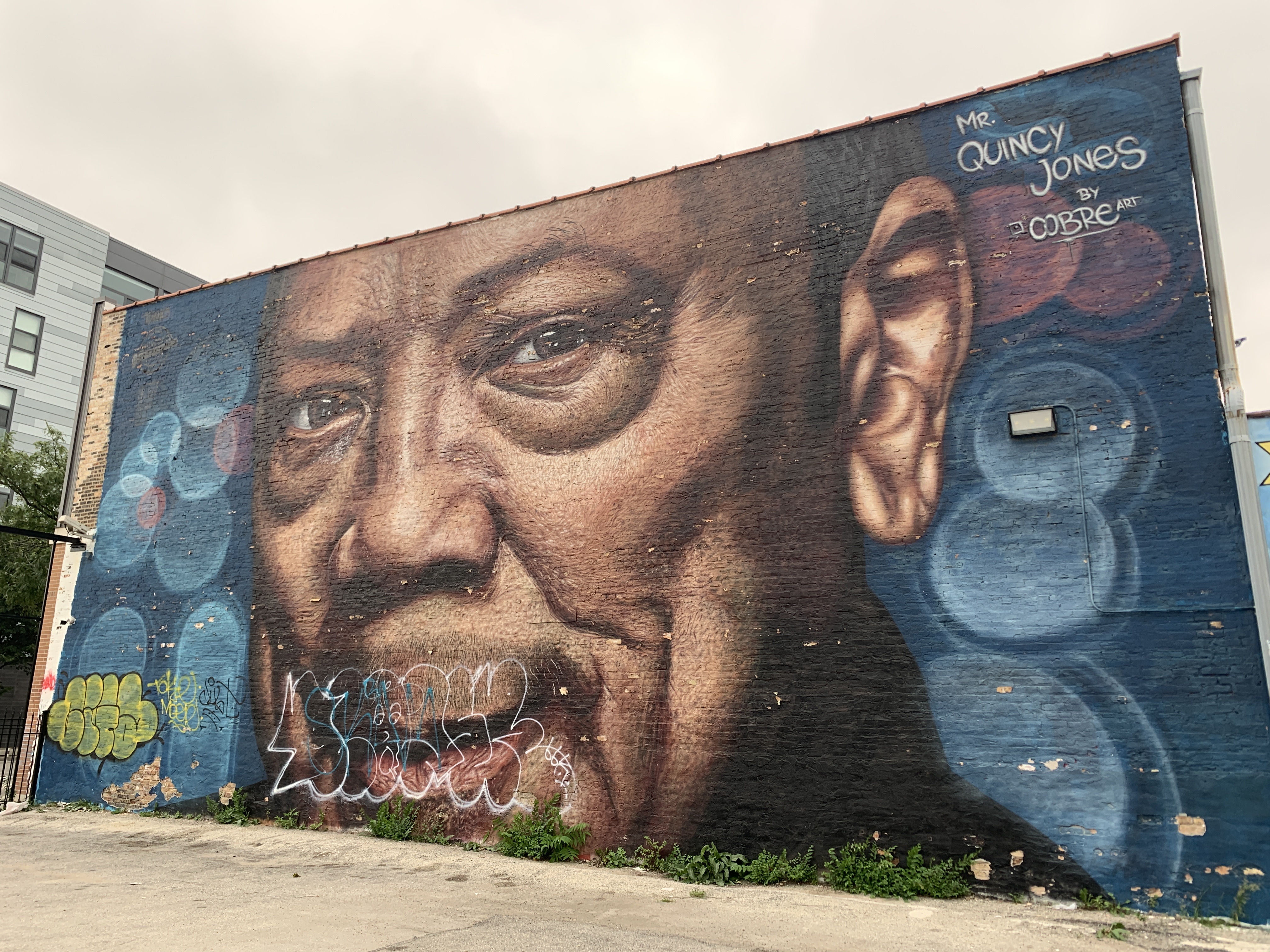 mural in Chicago by artist Cobre. Tagged: Quincy Jones