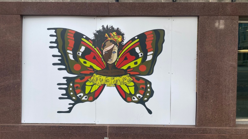 mural in Akron by artist unknown.