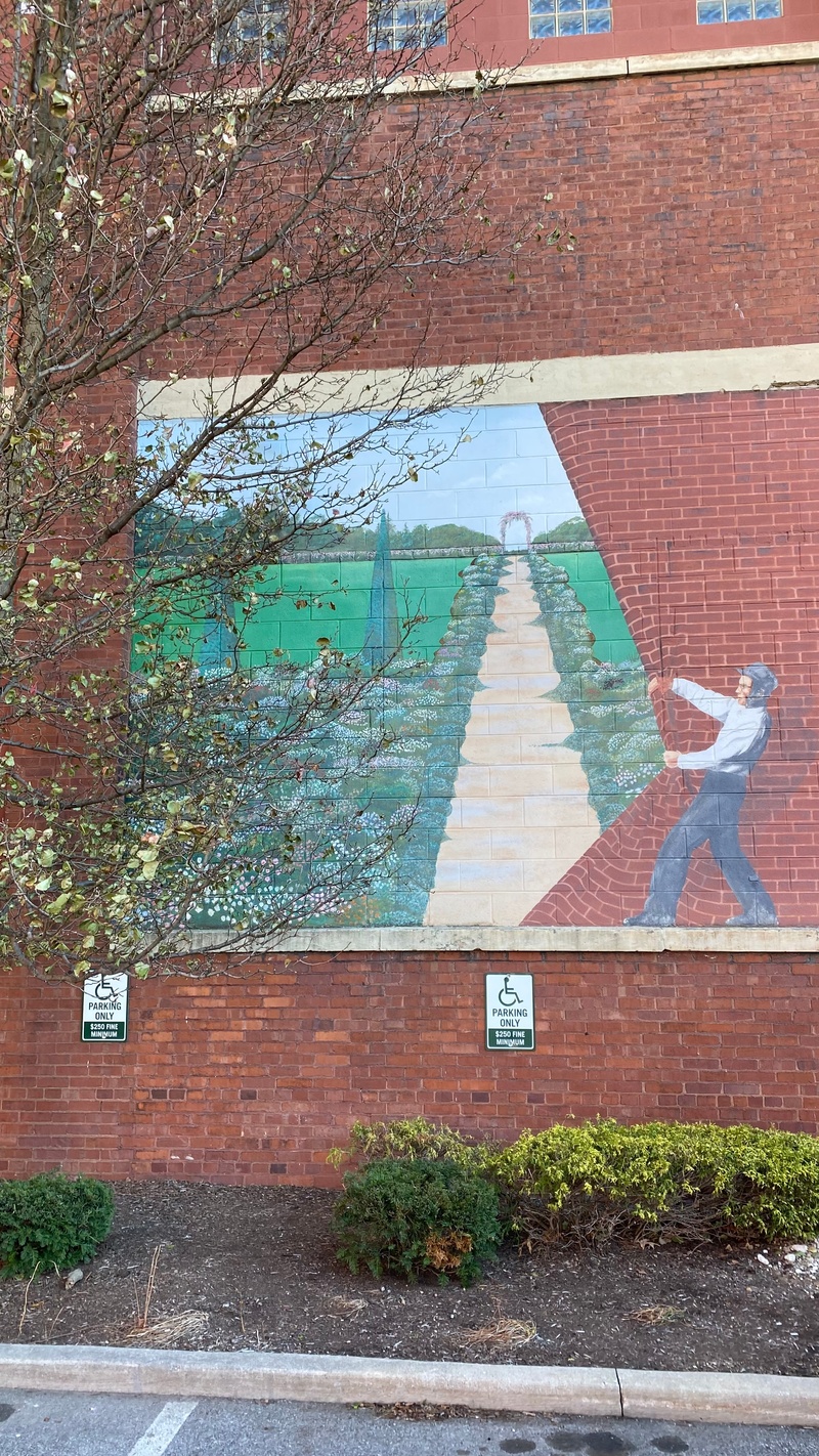 mural in Akron by artist unknown.
