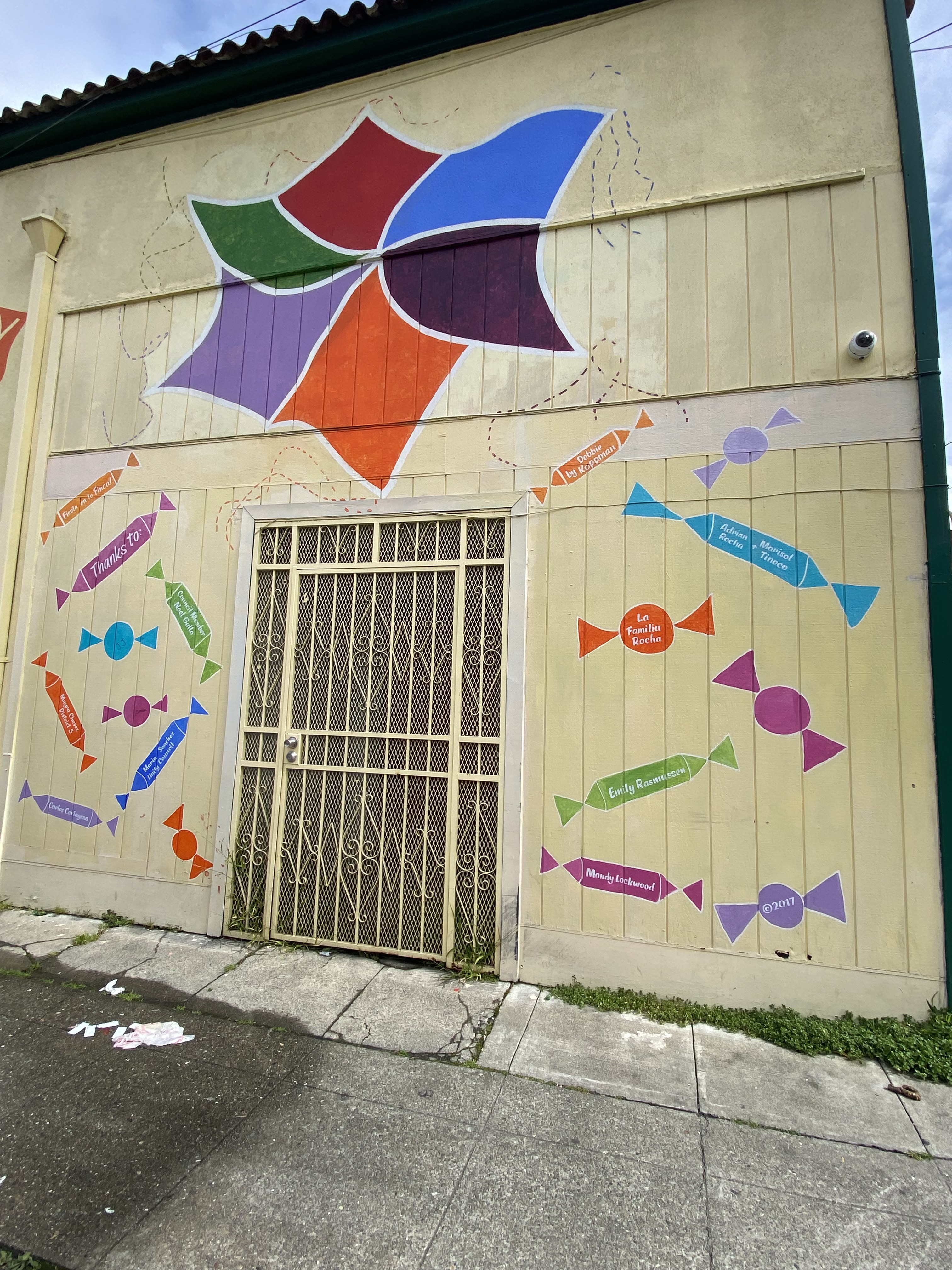 mural in Oakland by artist unknown.