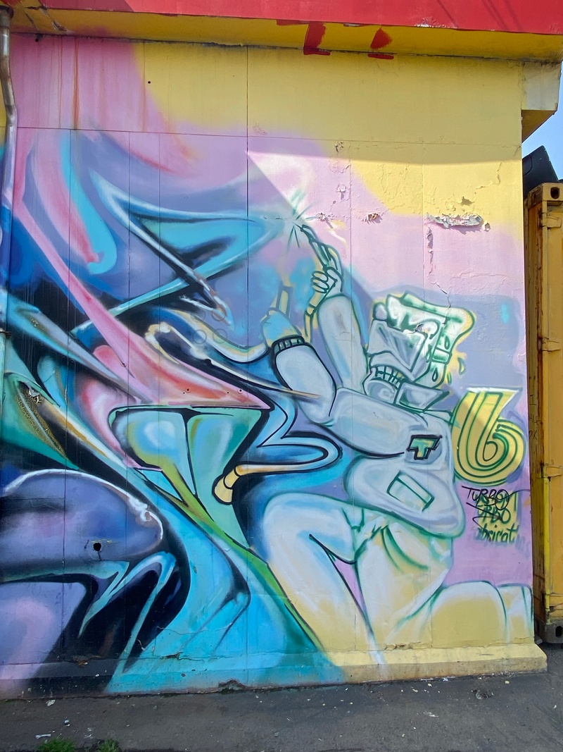 mural in Oakland by artist unknown.