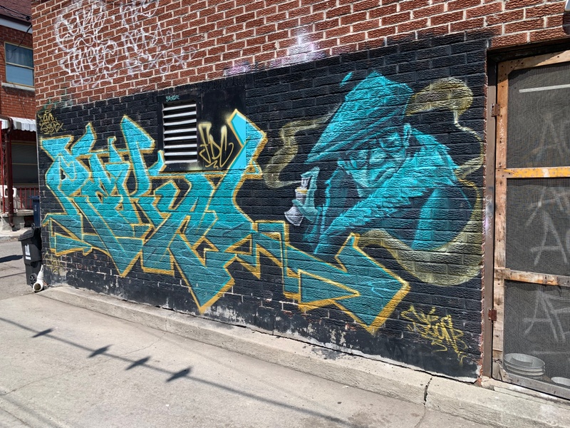 mural in Toronto by artist unknown.