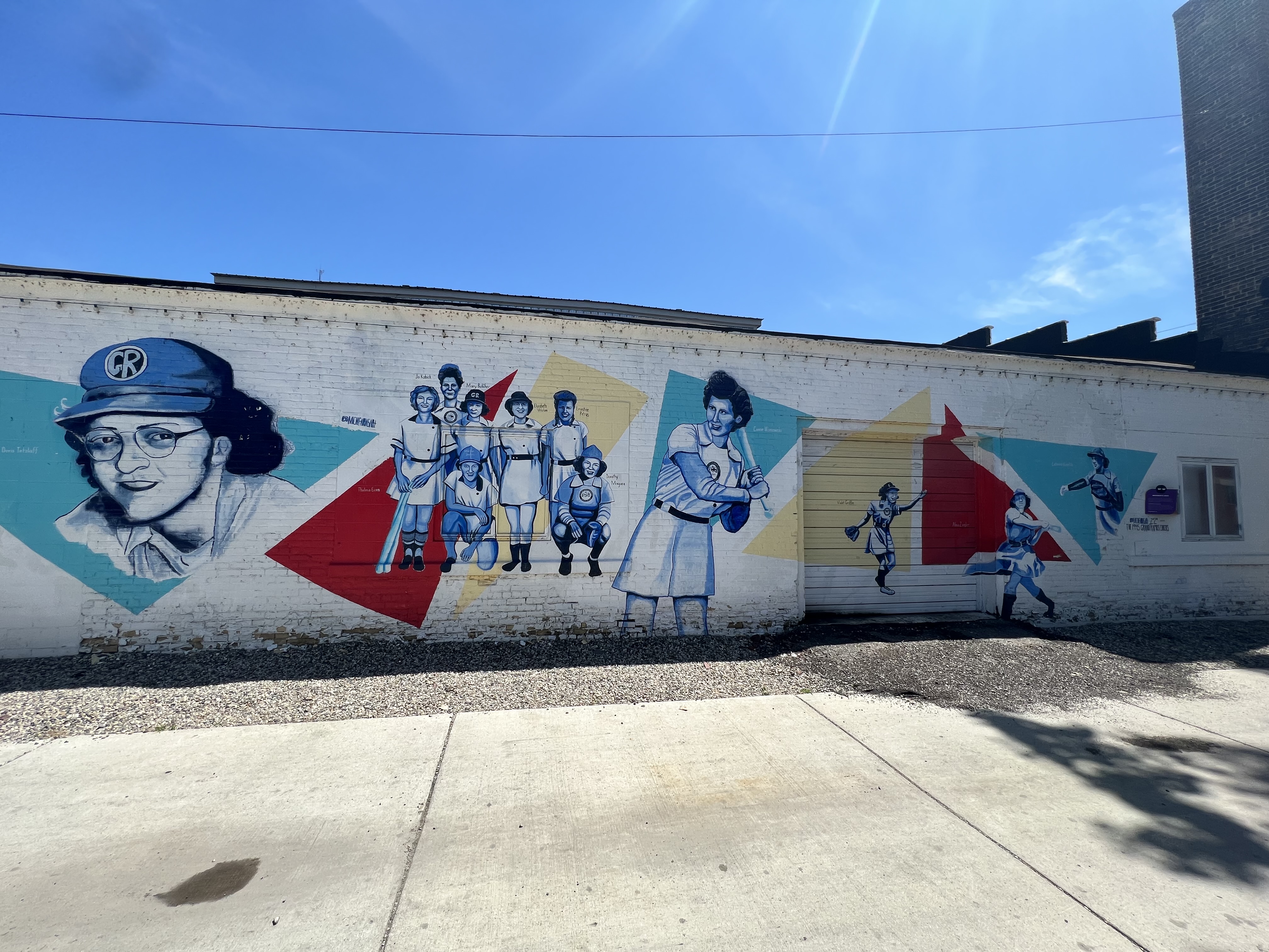 mural in Grand Rapids by artist Michi Farias.