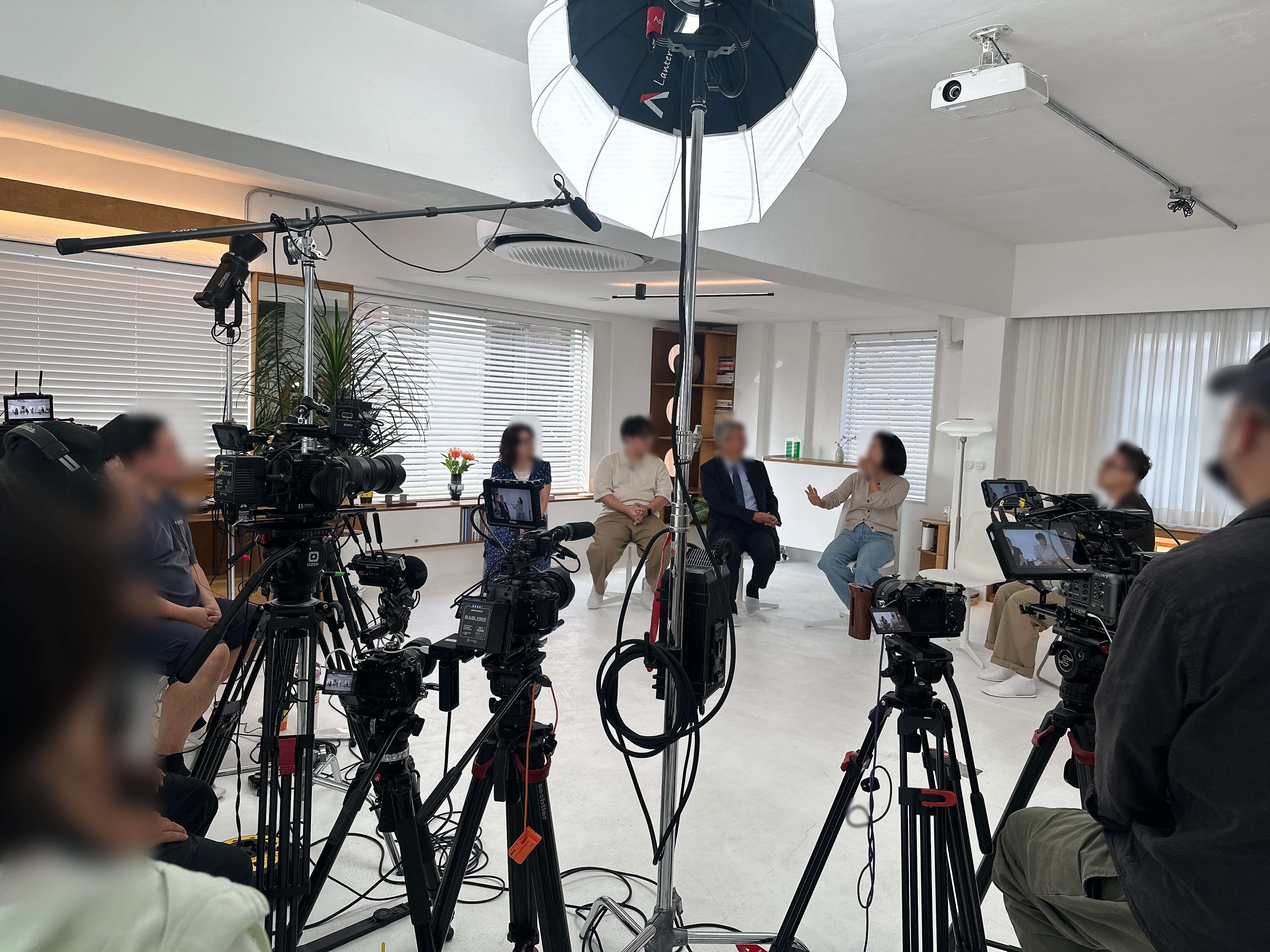 다중 토크 영상