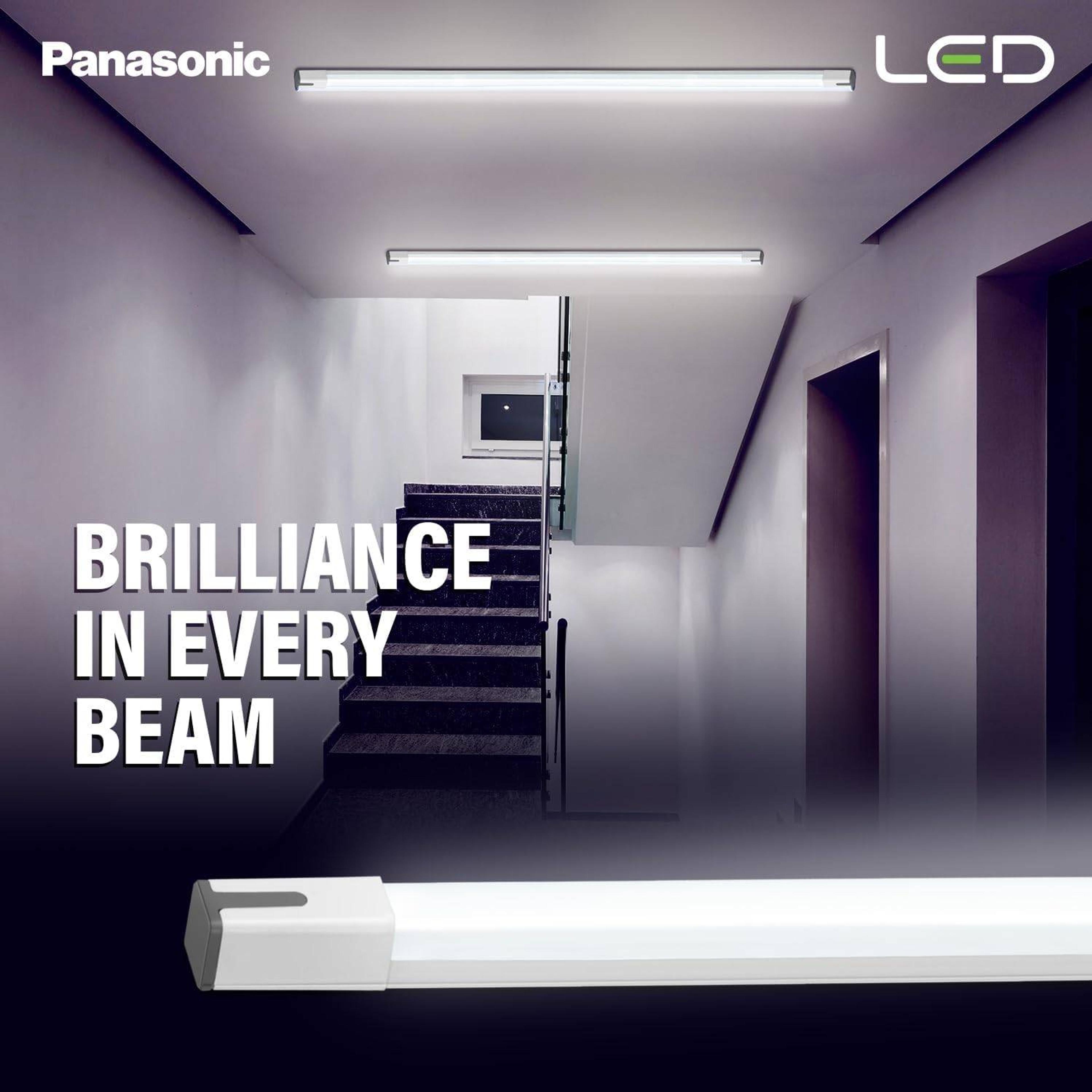 Panasonic 20W TheaLED Ace LED Batten - View 3
